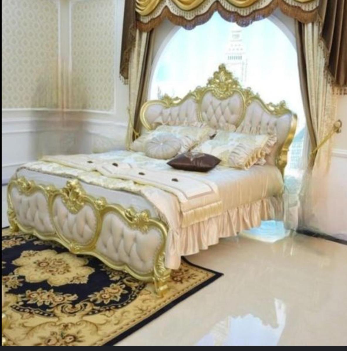 Empress Madani Palace Hotel Surrey Bagian luar foto