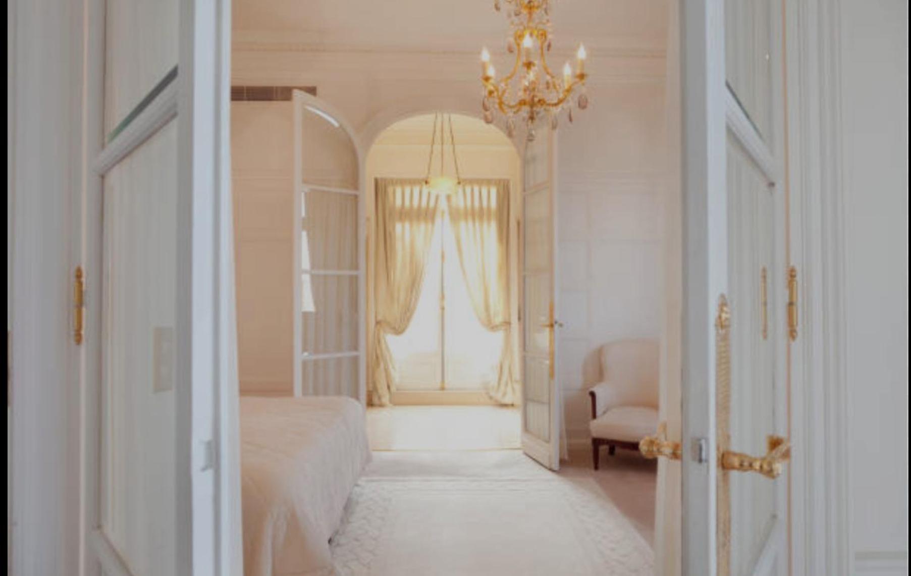 Empress Madani Palace Hotel Surrey Bagian luar foto
