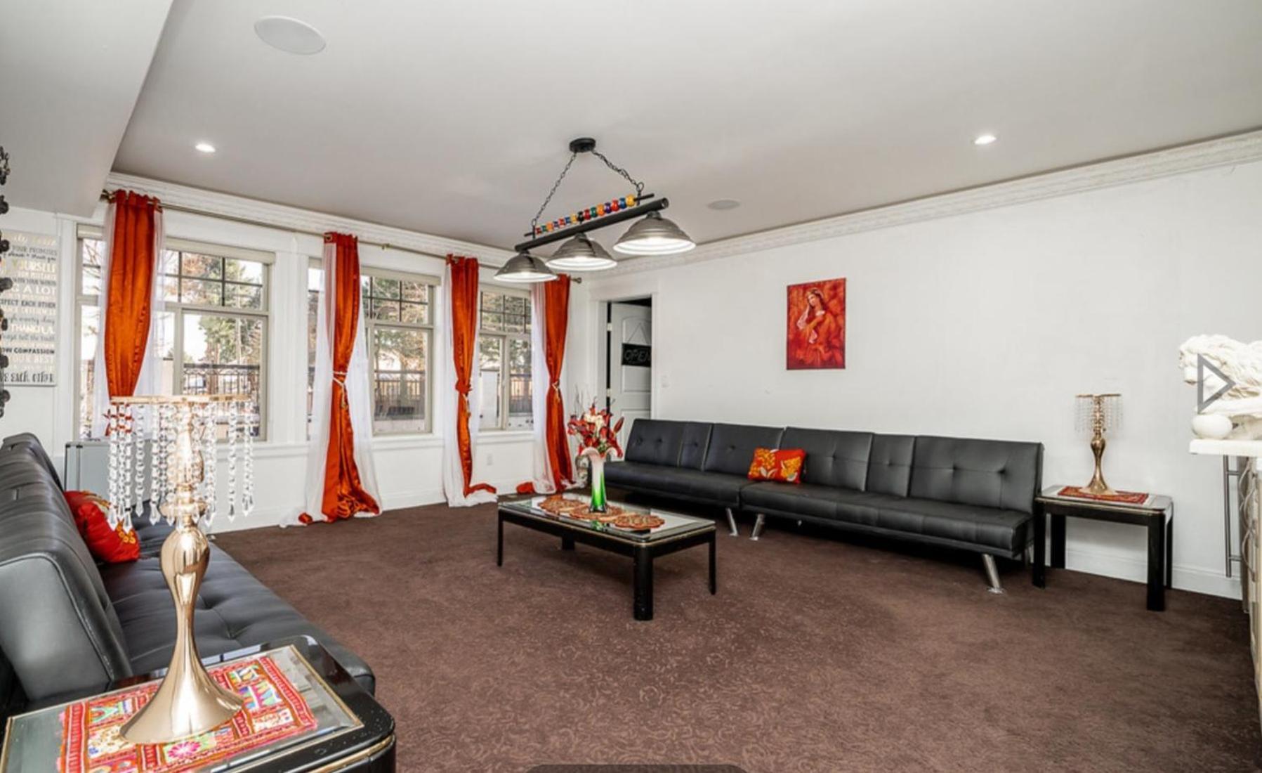 Empress Madani Palace Hotel Surrey Bagian luar foto