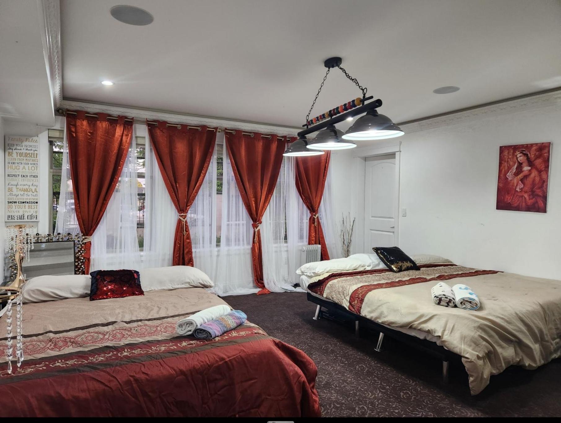 Empress Madani Palace Hotel Surrey Bagian luar foto